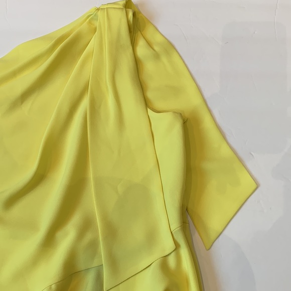 BCBG MAXAZRIA One Shoulder Peplum draped Top Lime Yellow XSmall - Picture 14 of 16